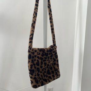 Trendy Cheetah Print Cross Body Purse